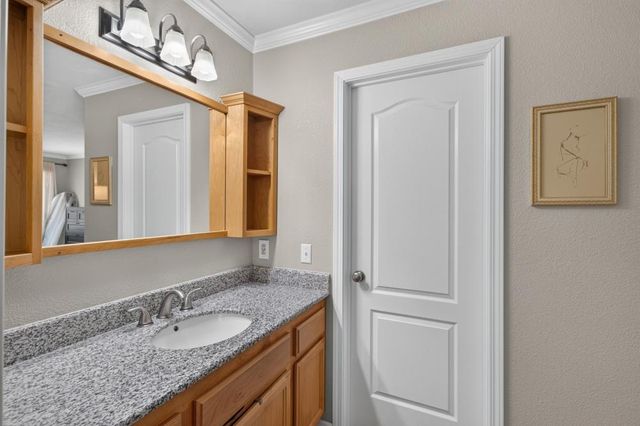 7047 La Costa Ln, Citrus Heights, CA 95621