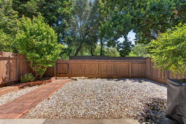 7047 La Costa Ln, Citrus Heights, CA 95621