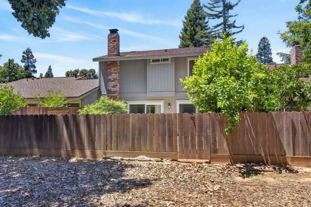 7047 La Costa Ln, Citrus Heights, CA 95621