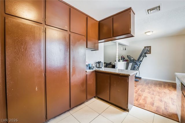 6135 Meadowgrass Lane, Las Vegas, NV 89103