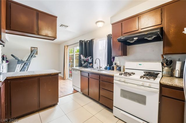 6135 Meadowgrass Lane, Las Vegas, NV 89103