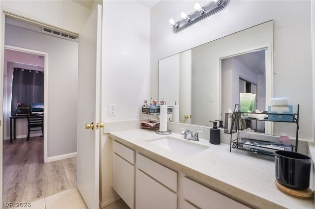 6135 Meadowgrass Lane, Las Vegas, NV 89103