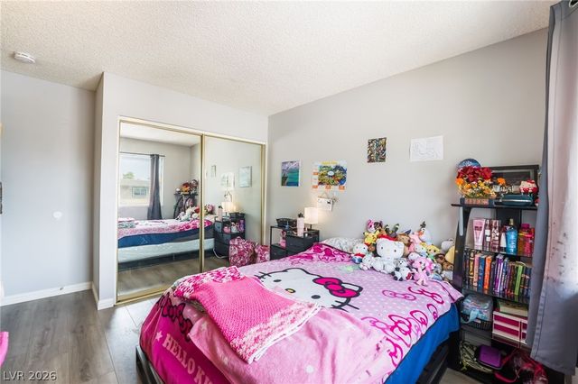 6135 Meadowgrass Lane, Las Vegas, NV 89103