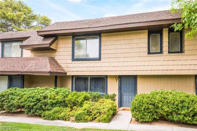 6135 Meadowgrass Lane, Las Vegas, NV 89103