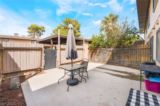 6135 Meadowgrass Lane, Las Vegas, NV 89103