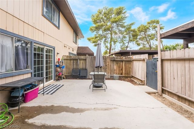 6135 Meadowgrass Lane, Las Vegas, NV 89103