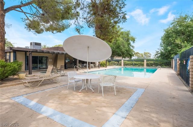 6135 Meadowgrass Lane, Las Vegas, NV 89103