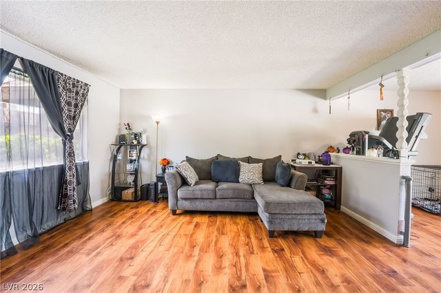 6135 Meadowgrass Lane, Las Vegas, NV 89103