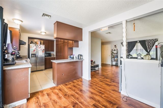 6135 Meadowgrass Lane, Las Vegas, NV 89103