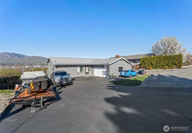 1716 N Anne Avenue, East Wenatchee, WA 98802