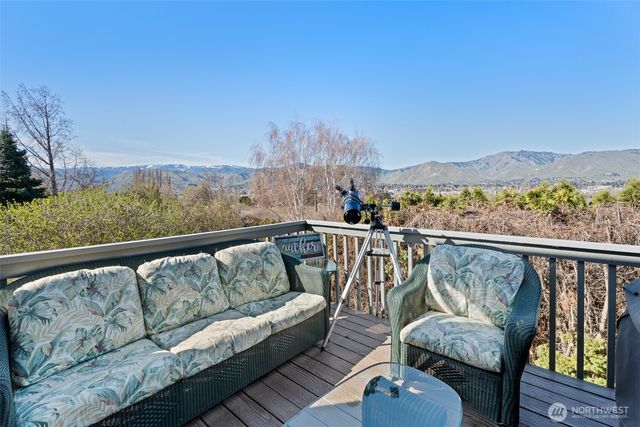 1716 N Anne Avenue, East Wenatchee, WA 98802