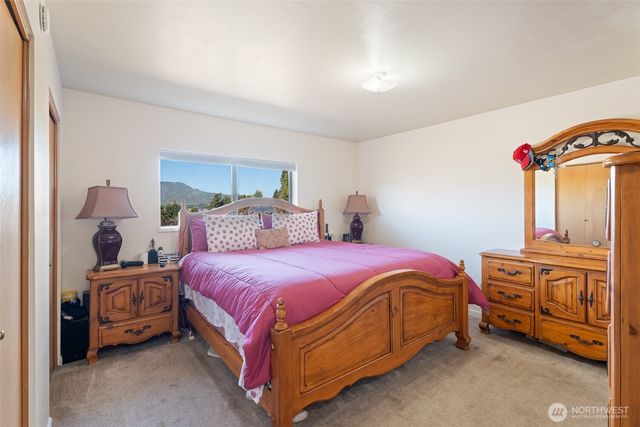 1716 N Anne Avenue, East Wenatchee, WA 98802