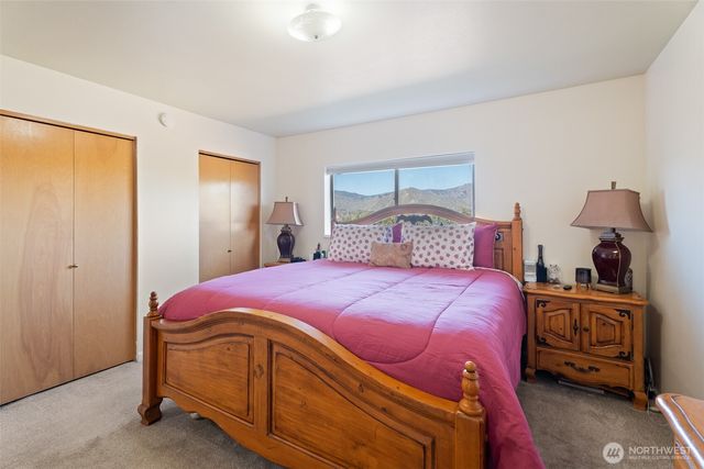 1716 N Anne Avenue, East Wenatchee, WA 98802