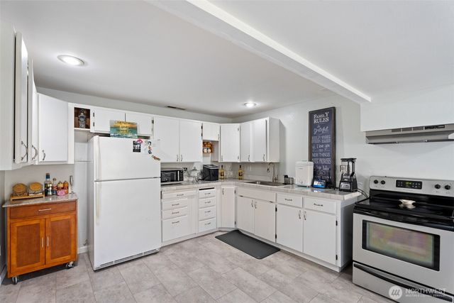 1716 N Anne Avenue, East Wenatchee, WA 98802