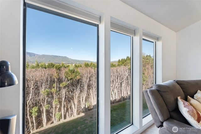 1716 N Anne Avenue, East Wenatchee, WA 98802