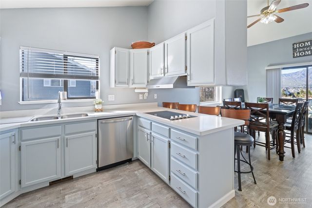 1716 N Anne Avenue, East Wenatchee, WA 98802