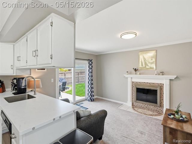 31444 Gardendale Drive, Warren, MI 48088