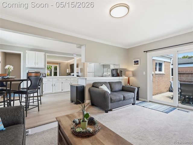 31444 Gardendale Drive, Warren, MI 48088