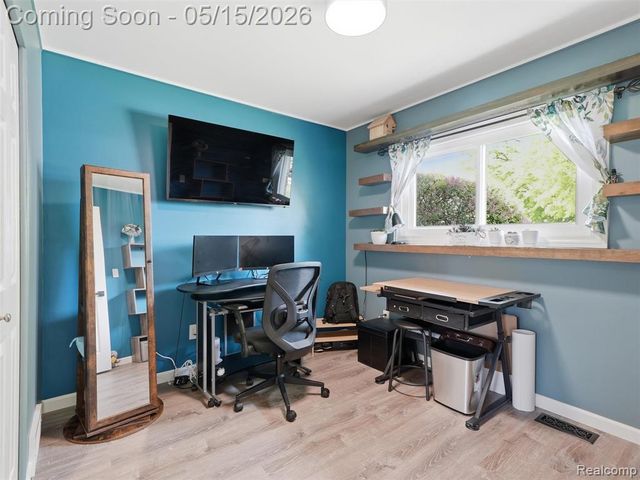31444 Gardendale Drive, Warren, MI 48088