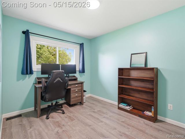 31444 Gardendale Drive, Warren, MI 48088