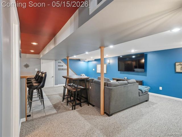 31444 Gardendale Drive, Warren, MI 48088