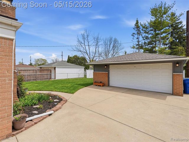 31444 Gardendale Drive, Warren, MI 48088