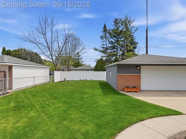 31444 Gardendale Drive, Warren, MI 48088