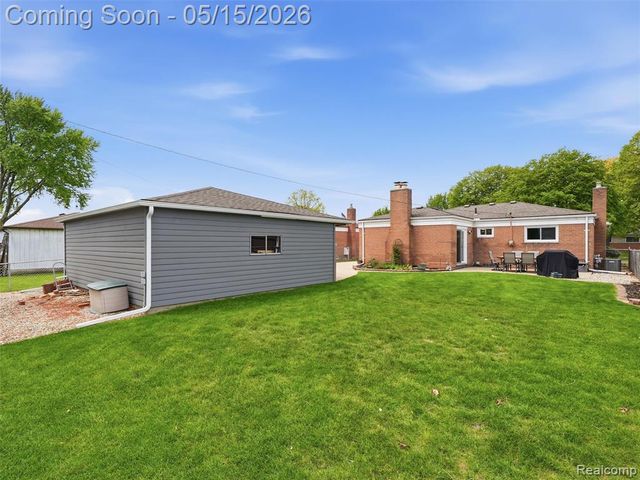 31444 Gardendale Drive, Warren, MI 48088
