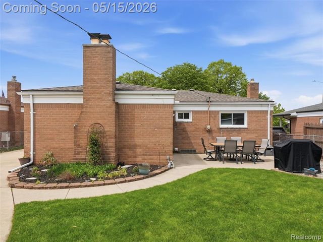 31444 Gardendale Drive, Warren, MI 48088