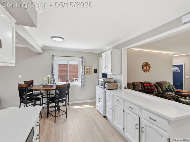 31444 Gardendale Drive, Warren, MI 48088