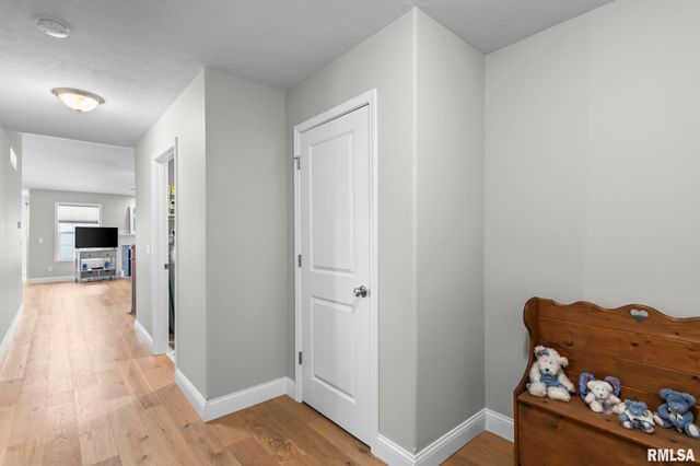 1743 Spartan Drive, Chatham, IL 62629