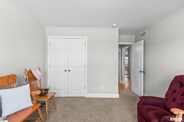 1743 Spartan Drive, Chatham, IL 62629