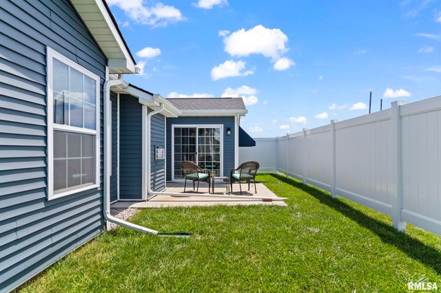 1743 Spartan Drive, Chatham, IL 62629
