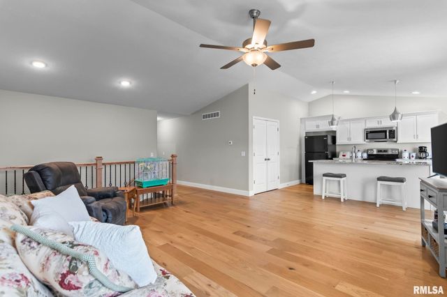 1743 Spartan Drive, Chatham, IL 62629