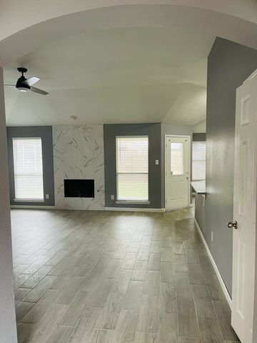 4513 Normandy Way, Grand Prairie, TX 75052
