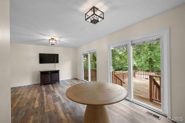 460 Ridge Avenue, Webster Groves, MO 63119