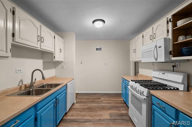 460 Ridge Avenue, Webster Groves, MO 63119