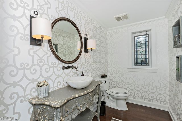 449 N Main Street, Chagrin Falls, OH 44022