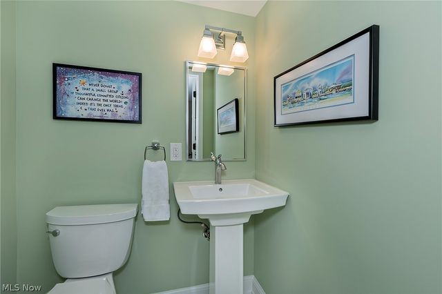 449 N Main Street, Chagrin Falls, OH 44022