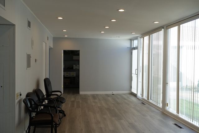 3300 W Peterson Avenue, Chicago, IL 60659