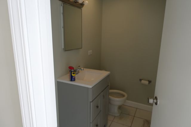3300 W Peterson Avenue, Chicago, IL 60659