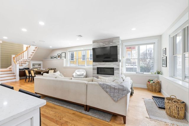 7 Whitman St 1, Somerville, MA 02144