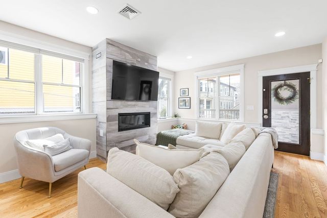 7 Whitman St 1, Somerville, MA 02144