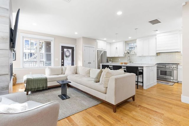 7 Whitman St 1, Somerville, MA 02144