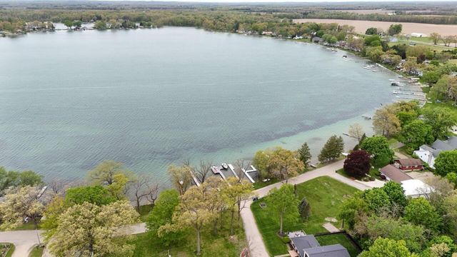20160 Parkway Avenue, Park Twp, MI 49093