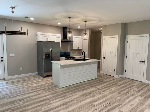 20160 Parkway Avenue, Park Twp, MI 49093