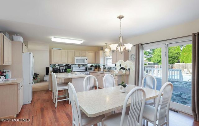 433 Mermaid Drive, Manahawkin, NJ 08050