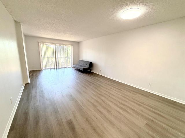 1100 NW 87TH Avenue 406, Coral Springs, FL 33071