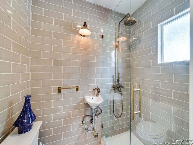 129 Wickes, San Antonio, TX 78210