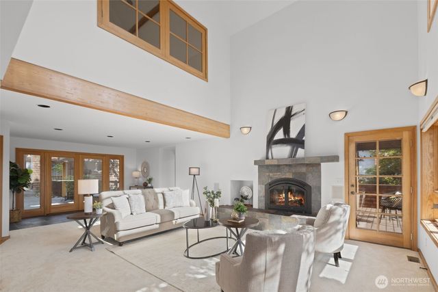 7321 152nd Avenue NE, Redmond, WA 98052